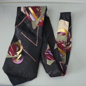 (J28) Elegant Black and Red Patterned Tie